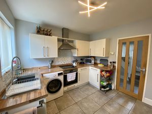 Kitchen- click for photo gallery